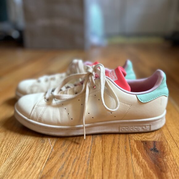 Stan Smith Neon Sneakers - Picture 6 of 6